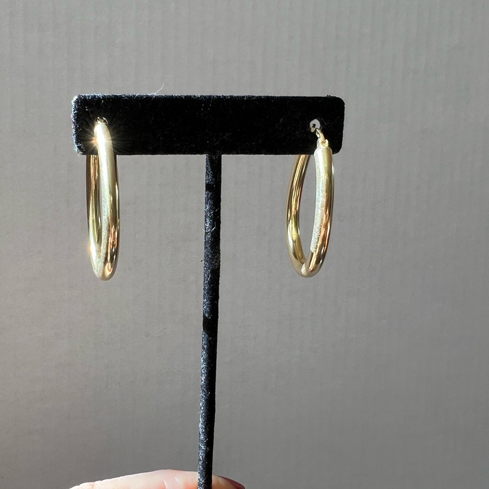 ARGENTO VIVO 18K Goldplated Sterling Silver Oval Hoop Earrings - Picture 5 of 9